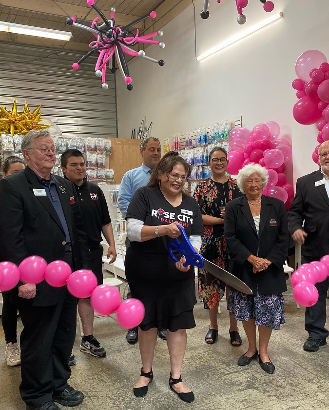 Rose City Balloons ribbon cutting with the Salem Area Chamber of Commerce