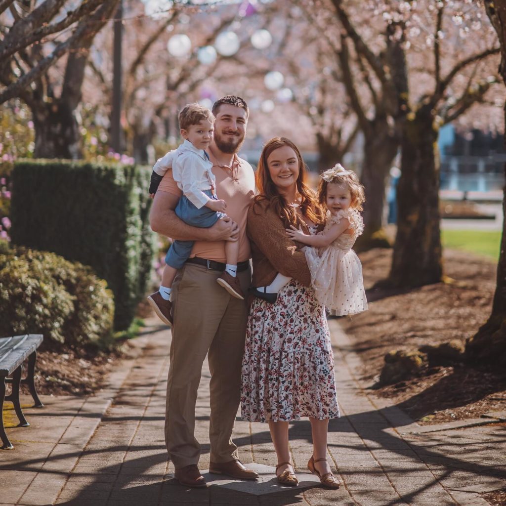 Little bean and his family